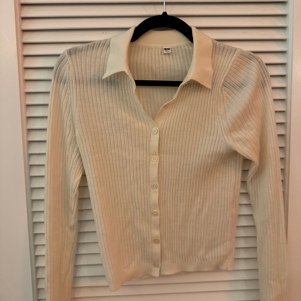 100% Wool Uniqlo Cream Ribbed Button-Front Long Sleeve Top